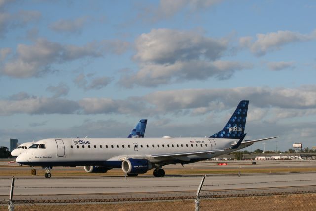 Embraer ERJ-190 (N203JB)