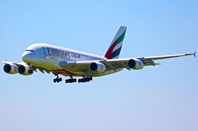 Airbus A380-800 (A6-EEF)
