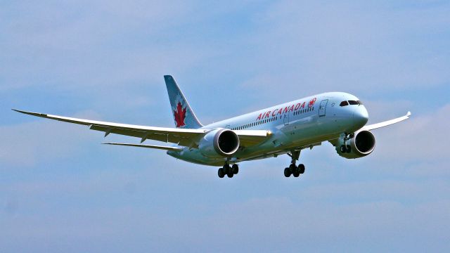 Boeing 787-8 (C-GHPU) - BOE612 on final to Rwy 16R to complete a flight test on 7/17/14. (LN:174 / cn 35259).