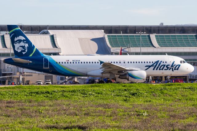 Airbus A320 (N638VA)