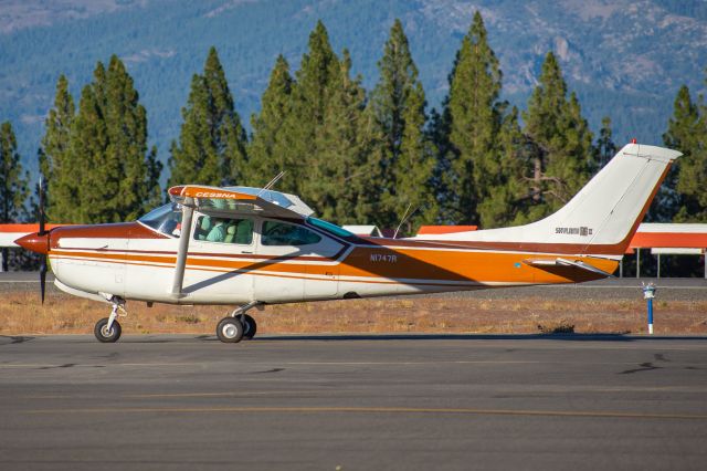 Cessna Skylane RG (N1747R)