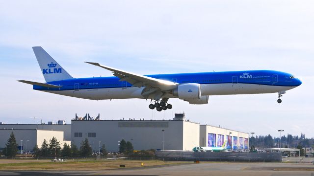 BOEING 777-300 (PH-BVW) - BOE573 on short final to Rwy 16R to complete a short flight test on 3.4.21. (B777-306(ER) / ln 1686 / cn 66889).