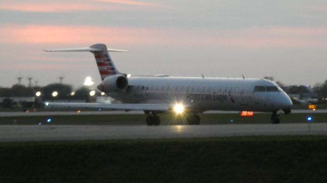 Canadair Regional Jet CRJ-900 (N554NN)