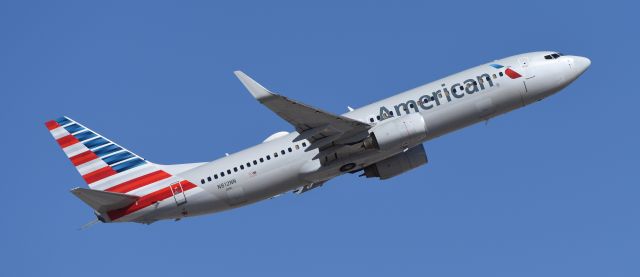 Boeing 737-700 (N812NN) - phoenix sky harbor international airport 16OCT21