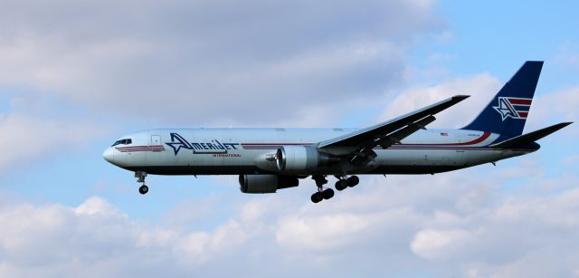 BOEING 767-300 (N316CM) - About to touch down is this 1988 Amerijet Boeing 767-338 in the Autumn of 2023.