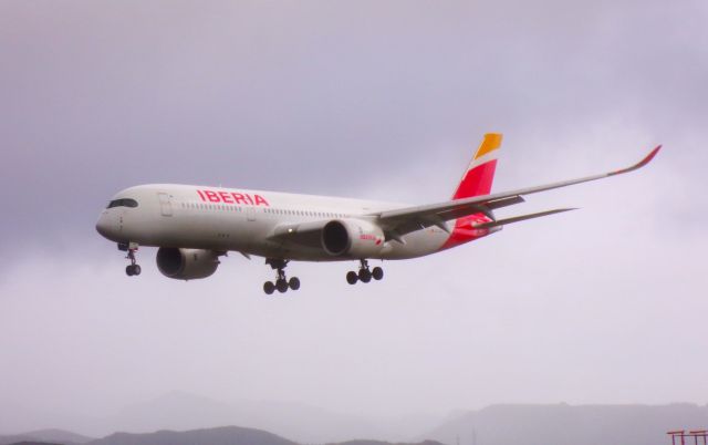 Airbus A350-900 (EC-OAX) - Rainy morning with poor clarity due to the amount of clouds and fog.