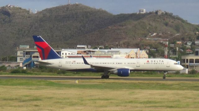 Boeing 757-200 (N553NW)