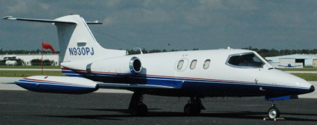 Learjet 24 (N930PJ)