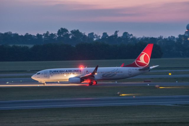 Boeing 737-800 (TC-JGD)