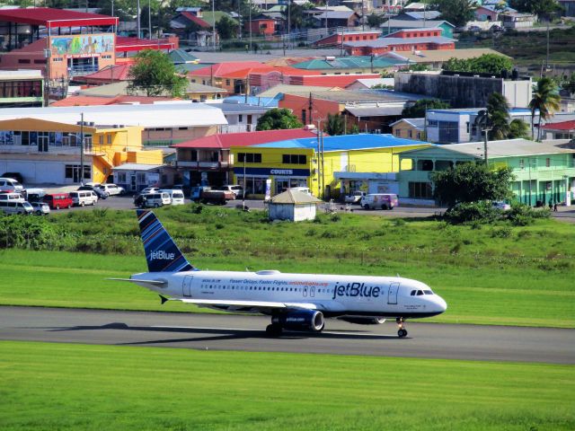 Airbus A320 (N648JB)