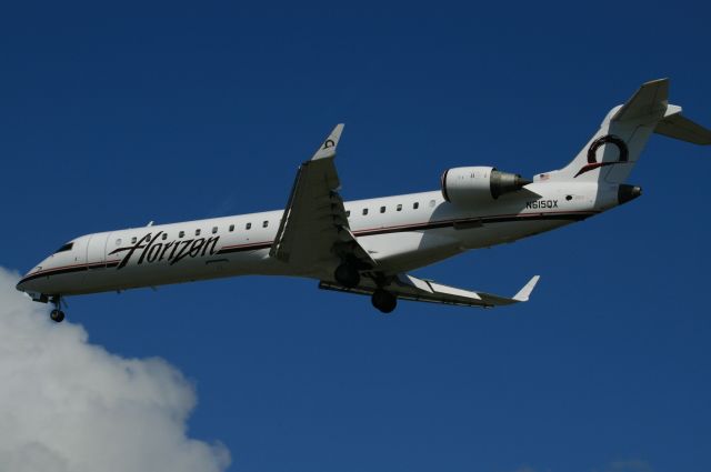 Canadair Regional Jet CRJ-700 (N615QX)