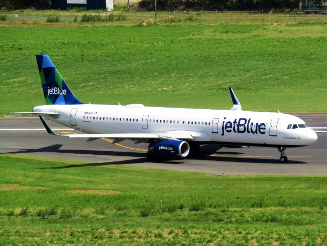 Airbus A321 (N950JT)