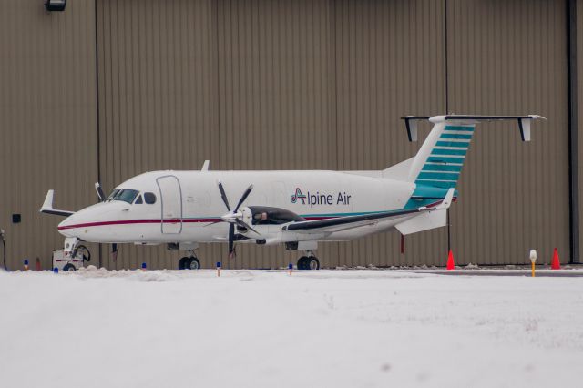 Beechcraft 1900 (N418LC) - Alpine Air Express