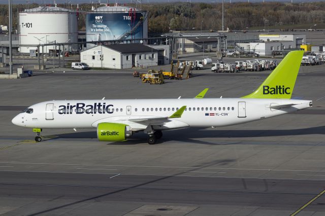 Airbus A220-300 (YL-CSN) - The lime plane from Riga.