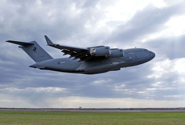 A41210 — - AUSTRALIA - AIR FORCE - BOEING C-17A GLOBEMASTER - REG A41-210 (CN F-239/AUS-5) - AVALON (GEELONG) VIC. AUSTRALIA - YMAV (1/3/2015)