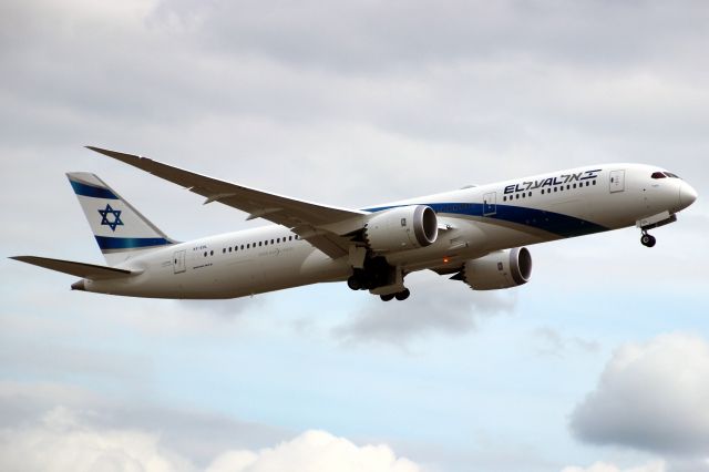 Boeing 787-9 Dreamliner (4X-EDL) - Airborne off rwy 27L on 21-Jul-19 operating flight ELY316 to LLBG.