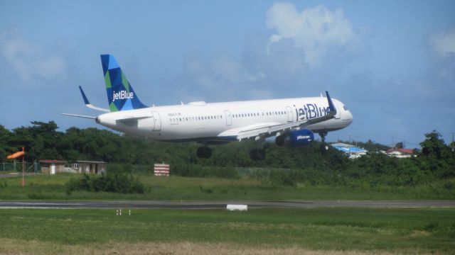 Airbus A321 (N964JT)