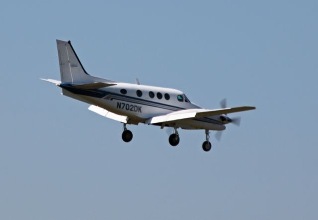 Beechcraft King Air 90 (N702DK)