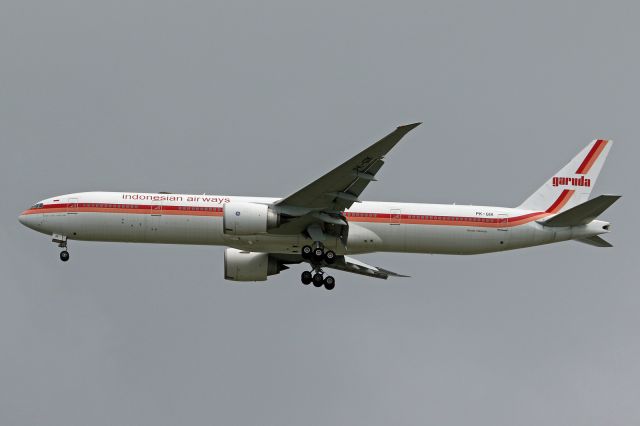 BOEING 777-300 (PK-GIK) - "Brand Logo 1969-1985" liverybr /RétroJet
