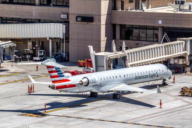 Canadair Regional Jet CRJ-900 (N913FJ) - Spotted at KPHX on May-5-2020 