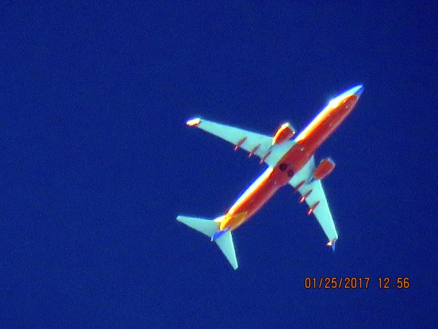 Boeing 737-800 (N8646B)