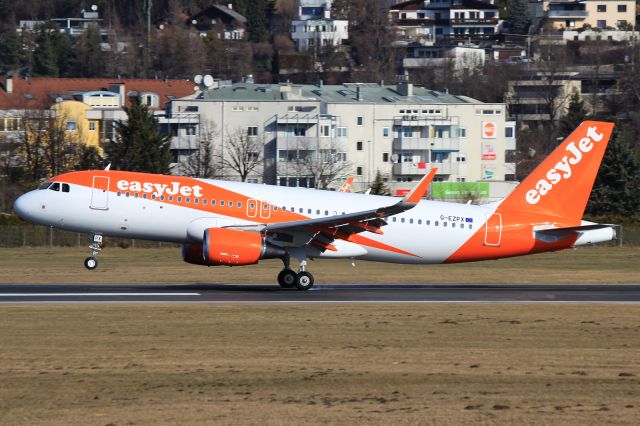 Airbus A320 (G-EZPX)