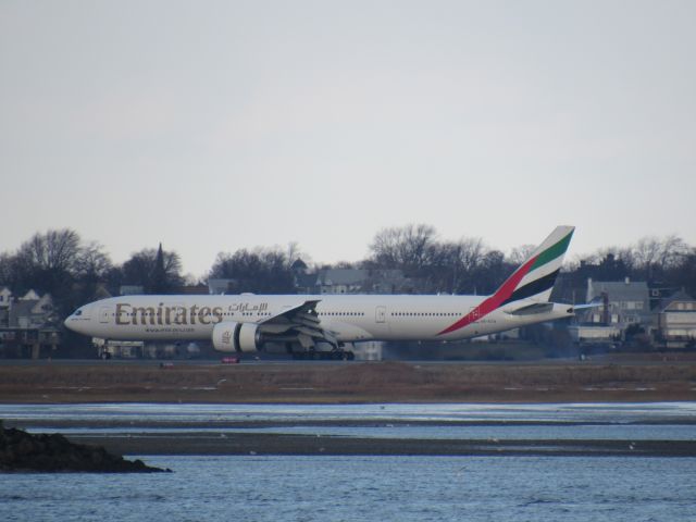 BOEING 777-300ER (A6-ECU)