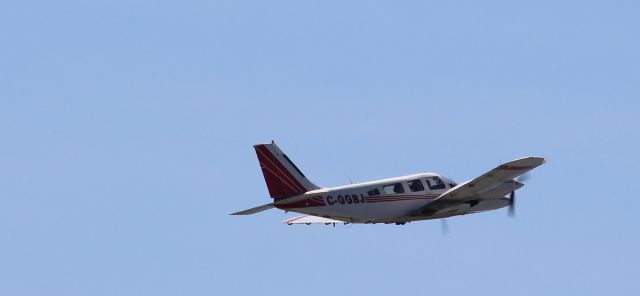 Piper Navajo (C-GGBJ)