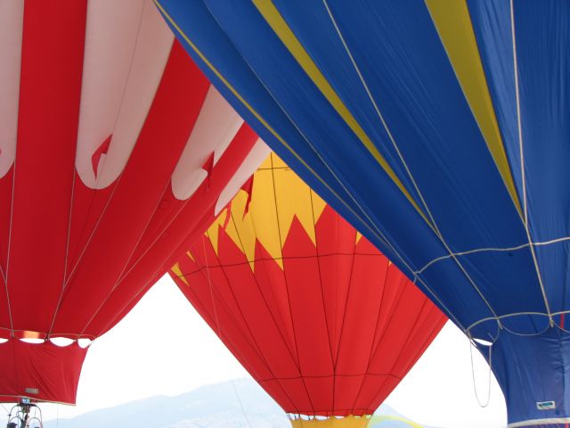 — — - Hot air balloon fair at Montague, Ca.