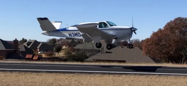 Beechcraft 35 Bonanza (N3MD)