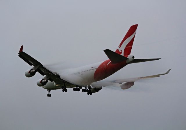 Boeing 747-400 (VH-OEB)