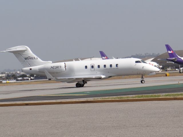 Bombardier Challenger 300 (N546XJ)