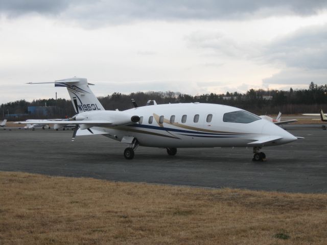 Piaggio P.180 Avanti (N195SL) - Getting ready to depart to Teterboro, NJ (KTEB).