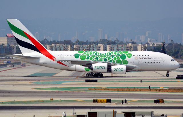 Airbus A380-800 (A6-EOL)