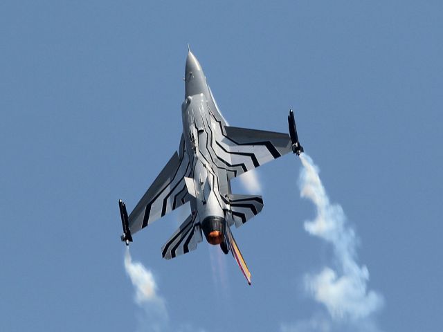 Lockheed F-16 Fighting Falcon — - BELGIAN AIR FORCE SOLO DISPLAY