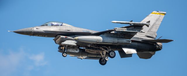 Lockheed F-16 Fighting Falcon —