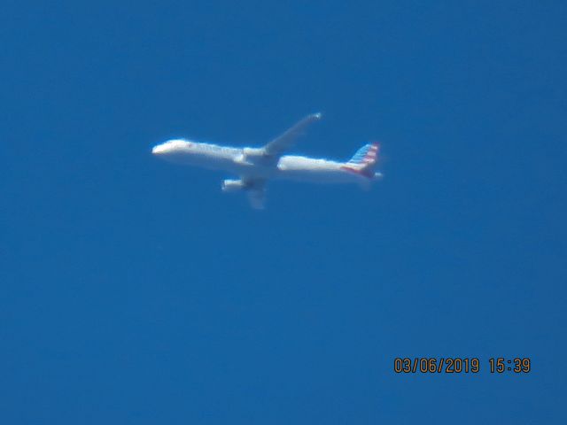 Airbus A321 (N199UW)
