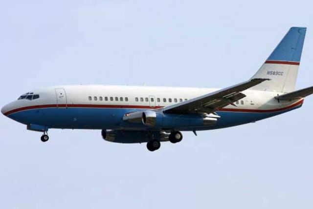 Boeing 737-200 (N583CC) - Former Cleveland Cavs Jet.