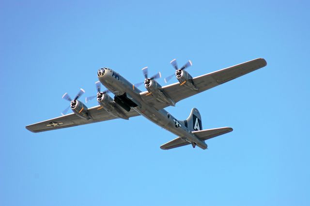 — — - B-29 FIFI Bombay Doors Open for Wall of Fire Oshkosh