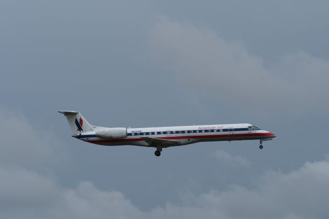 Embraer ERJ-145 (N620AE)