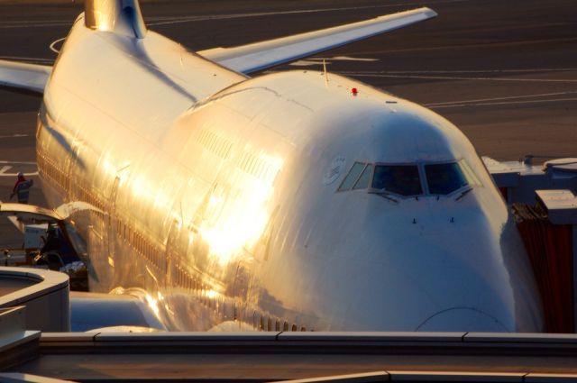 Boeing 747-400 —