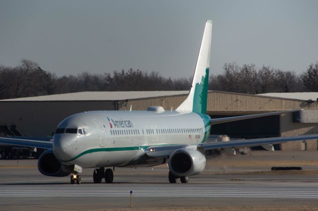 Boeing 737-900 (N916NN) - The gorgeous Reno Air Retro swiftly takes Runway 23 to make up for a 20 minute delay. I am so happy to have finally seen this beauty! American 2467 is departing to DFW at 1:20 PM. Photo taken Saturday, December 21, 2019 at 300mm.