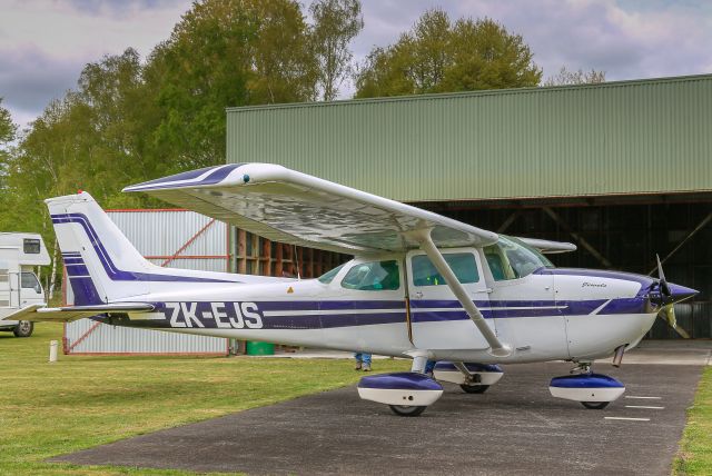 Cessna Skyhawk (ZK-EJS)