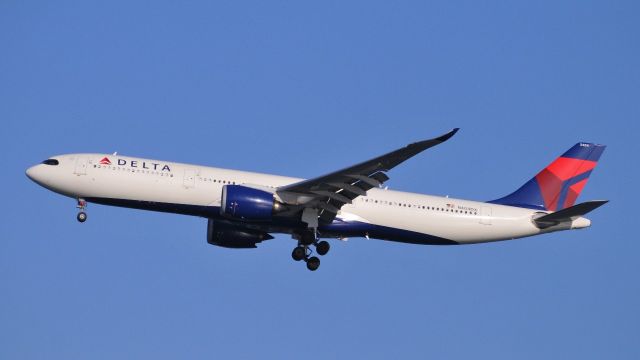 Airbus A330-900 (N404DX)