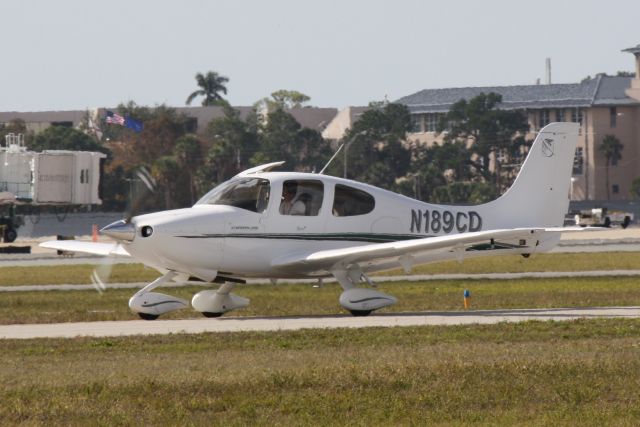 Cirrus SR-20 (N189CD) - Cirrus SR-20 (N189CD) arrives at Sarasota-Bradenton International Airport