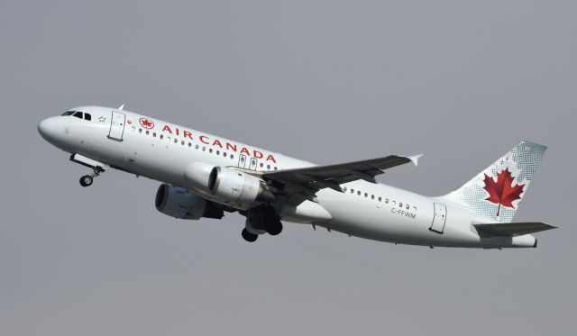 Airbus A320 (C-FFWM) - Departing LAX