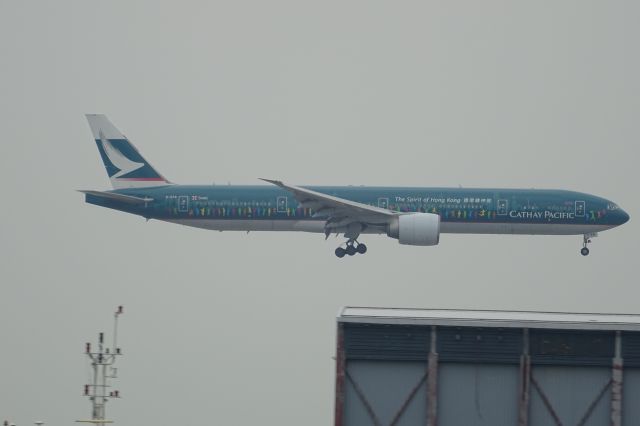 BOEING 777-300ER (B-KPB)
