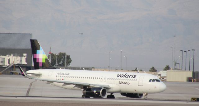 Airbus A320 (XA-VLK)