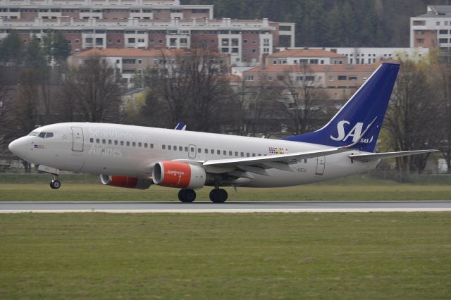 Boeing 737-700 (SE-REU)