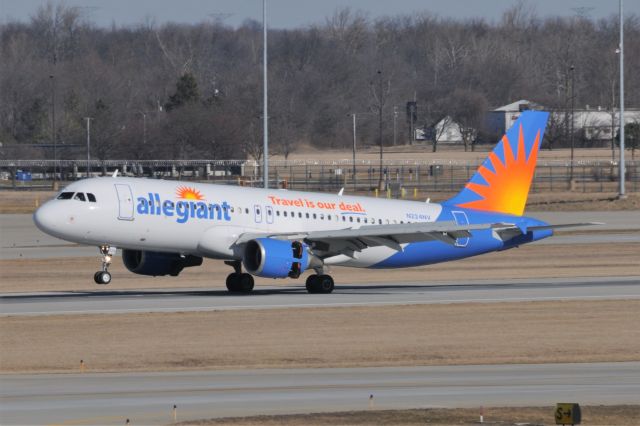 Airbus A320 (N224NV) - Landing 23-R Sunday 02-28-16